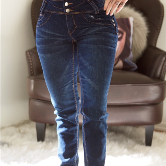 New Improved!!! Tushy Sculpting Stretched Jeans - Picture 6 of 8